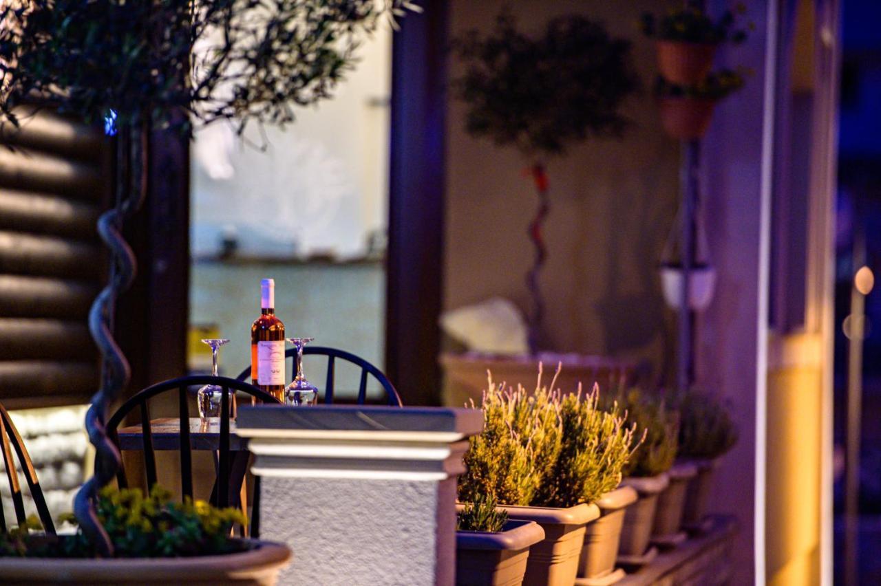 Albero Hotel Perama  Luaran gambar